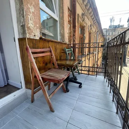 фурманська, 3 *