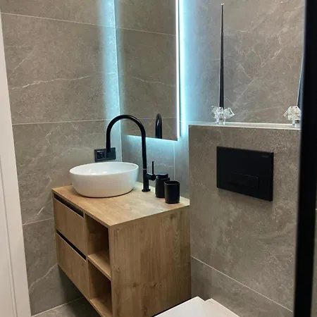 Daire фурманська, 3 *